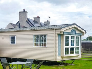 Pen llyn caravan