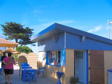Snack bar