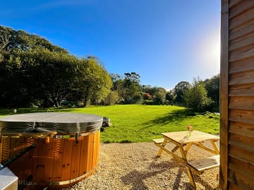 Exclusive use of the whole meadow, 8 of an acre