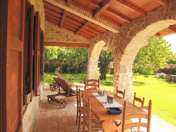 Alfresco dining