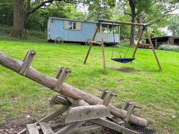 Bathing machine hut