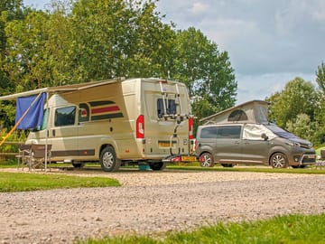 Gravel pitch with electric