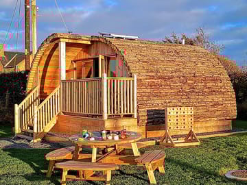 Space to eat outdoors on a sunny day