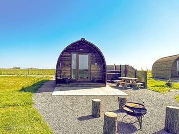 Pod with barbecue and alfresco seating