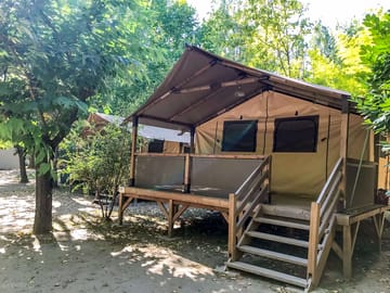 Safari tent with a terrace
