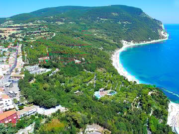 Aerial view of the site and stunning beach location