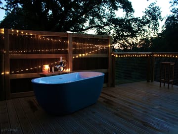 Outdoor bath and fairy lights