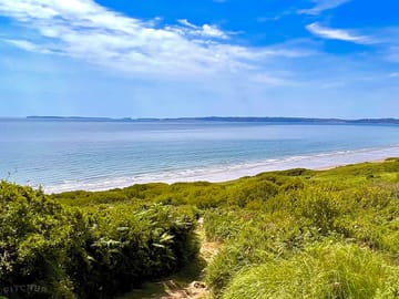 The walk to marros beach