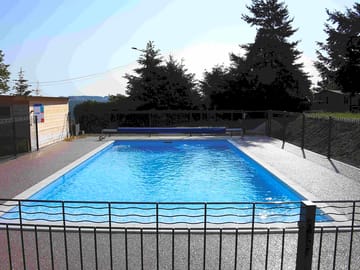Heated pool