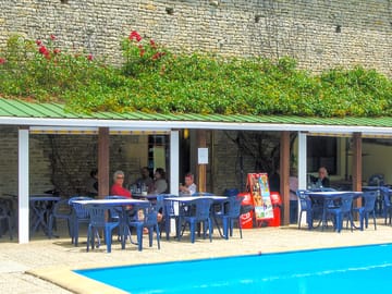 Restaurant, terrace and pool