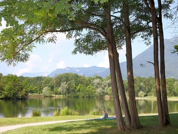 Carouge lake