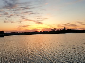 Peaceful reservoir