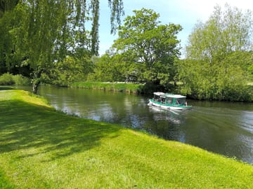 River taxi into stratford-upon-avon