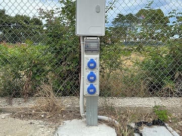 Electric hook-up