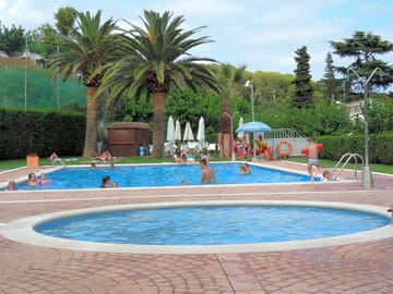 Outdoor swimming pools