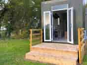 Outdoor space to park and to barbecue