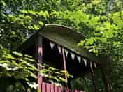 Pretty Shepherds Hut, beautifully furnished is a gorgeous setting.