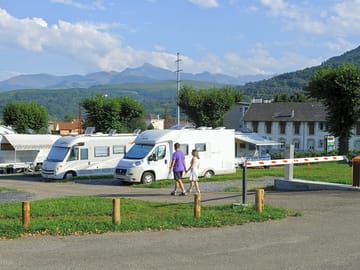 Views of the Pyrénées