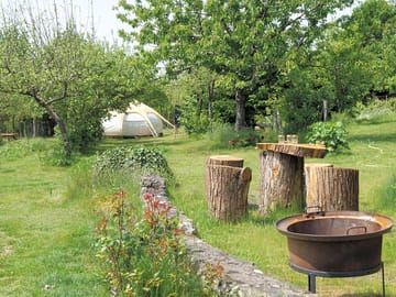 Seating and fire pit