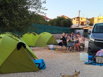 Alfresco dining