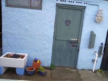 Outside washing up area including fresh water point