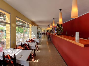 Café/restaurant with freshly made dishes