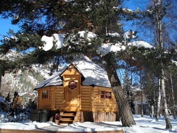 The kota-grill under the snow