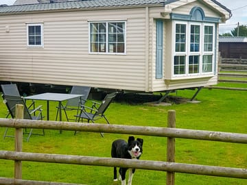Pen llyn caravan