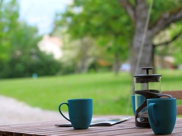 Crockery, cookware and utensils with every tent