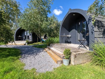 Pods exterior
