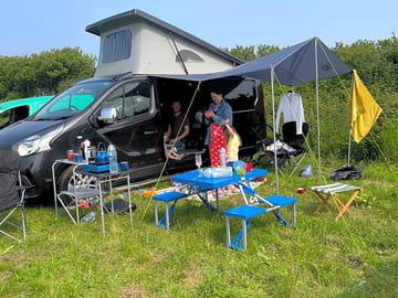 Happy campervanners