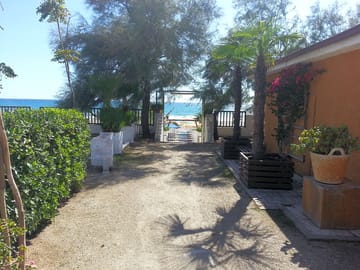 Path to the beach