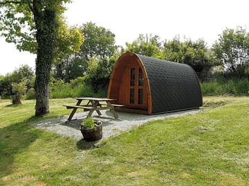 Hobbit house lodge rental
