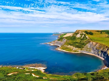 The jurassic coast is 20 minutes' drive away
