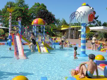 The paddling pool with lots of water toys! great fun