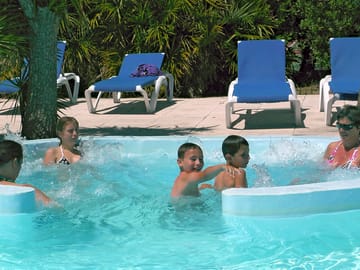 Hot tub corner