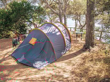 Tent pitch with sea view over the bay of llorell