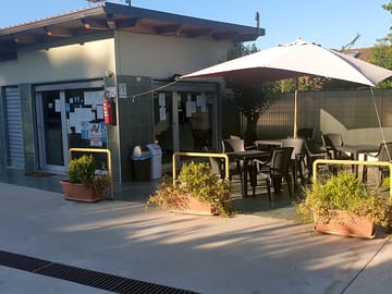 Outdoor eating and entertainment area
