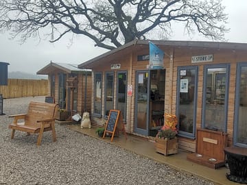 Excellent facilities and cafe