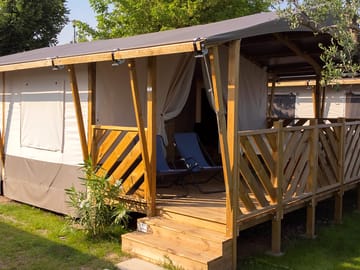 Safari tent