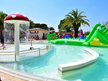 Paddling pool and inflatables