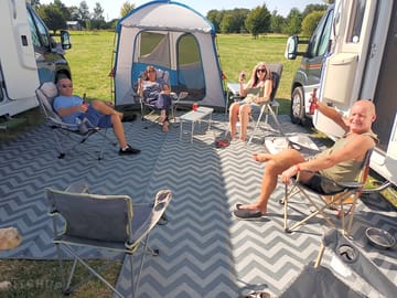 Friendly and relaxed pop-up site