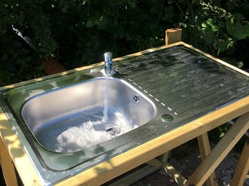 Washing up station