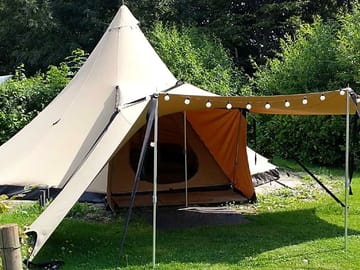 Tipi tent