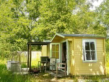 The glade cabin exterior