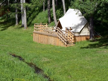 Sous les mélèzes exterior