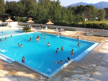 Our outdoor swimming pool is a good alternative to the beach