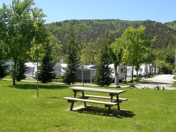Here you can find picnic tables