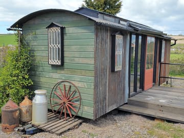 Bluebell the toilet and shower block