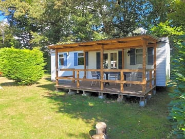 Exterior of the mobile home 4